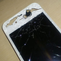 iPhone4Sガラス割れのトラブル