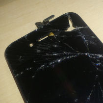 iPhone4Sガラス割れのトラブル