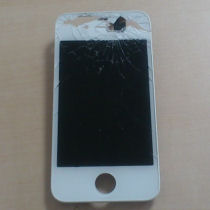 iPhone4ガラス割れのトラブル